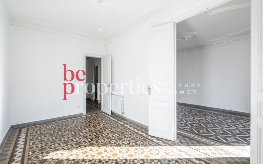 Piso novecentista único en la zona