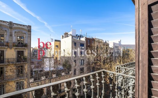 Piso novecentista único en la zona