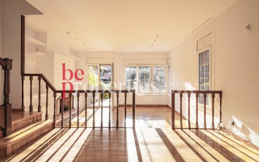 Adosada esquinera en Eixample