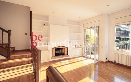 Adosada esquinera en Eixample