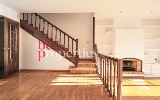 Adosada esquinera en Eixample