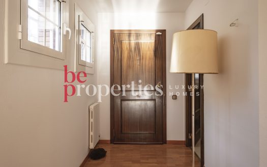 Adosada esquinera en Eixample