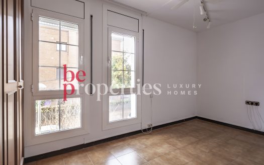 Adosada esquinera en Eixample