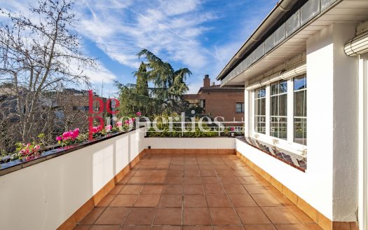 Adosada esquinera en Eixample