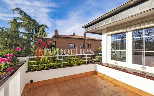 Adosada esquinera en Eixample