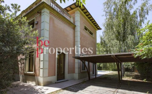 Exclusiva Villa de aire Romántico