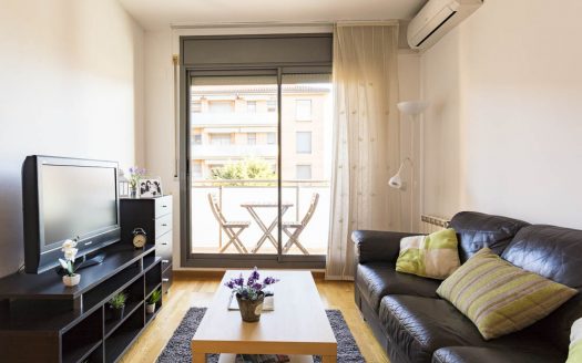 Piso amueblado con 2 piscinas comunitarias, Ideal Inversores.