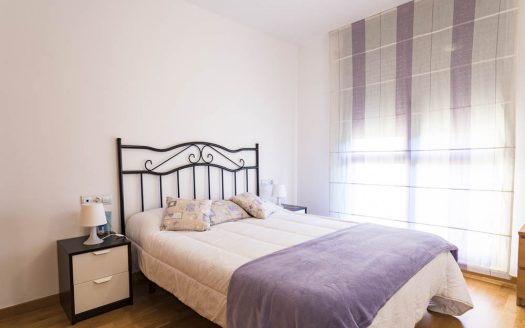 Piso amueblado con 2 piscinas comunitarias, Ideal Inversores.