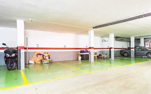 Piso amueblado con 2 piscinas comunitarias, Ideal Inversores.