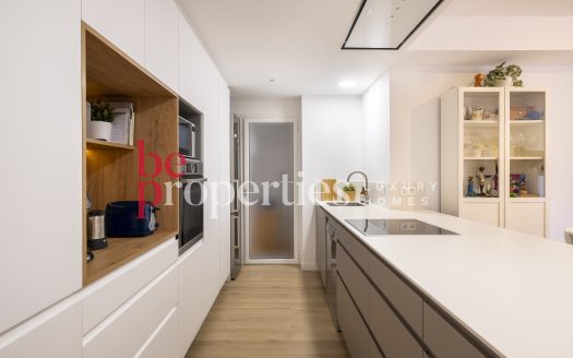 Planta baja impecable en Coll Favà