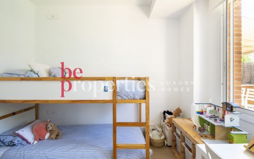 Planta baja impecable en Coll Favà