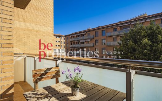 Piso amueblado con 2 piscinas comunitarias, Ideal Inversores.