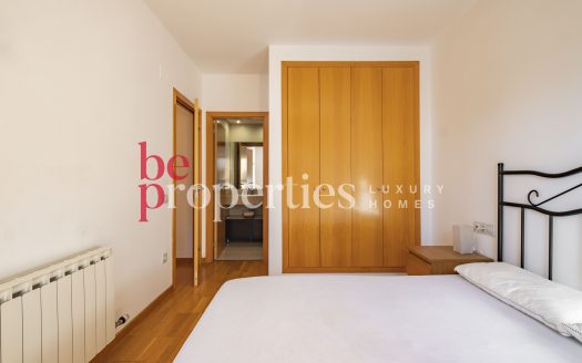 Piso amueblado con 2 piscinas comunitarias, Ideal Inversores.