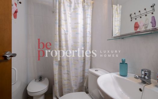 Oportunidad!! Adosada en Coll Favà