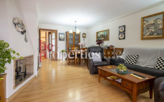 Oportunidad!! Adosada en Coll Favà