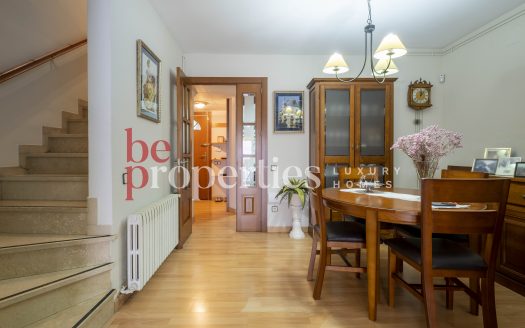 Oportunidad!! Adosada en Coll Favà