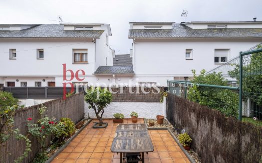 Oportunidad!! Adosada en Coll Favà