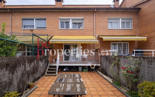 Oportunidad!! Adosada en Coll Favà