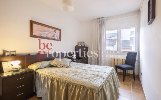 Oportunidad!! Adosada en Coll Favà