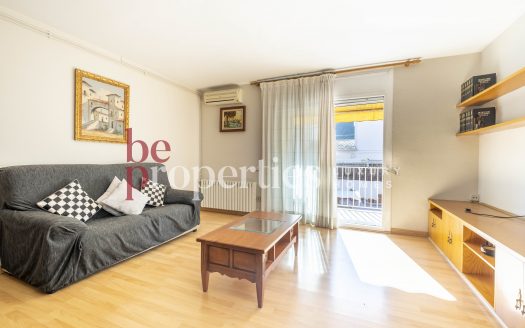 Oportunidad!! Adosada en Coll Favà