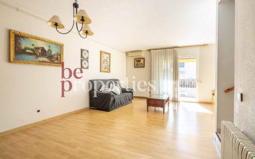 Oportunidad!! Adosada en Coll Favà