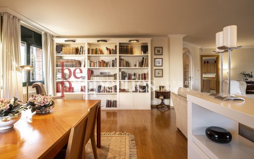 En exclusiva regia planta baja en Eixample, Sant Cugat