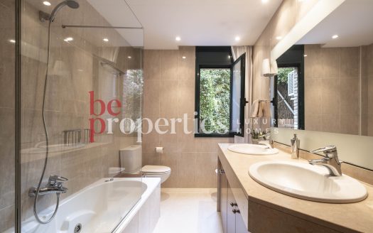 En exclusiva regia planta baja en Eixample, Sant Cugat