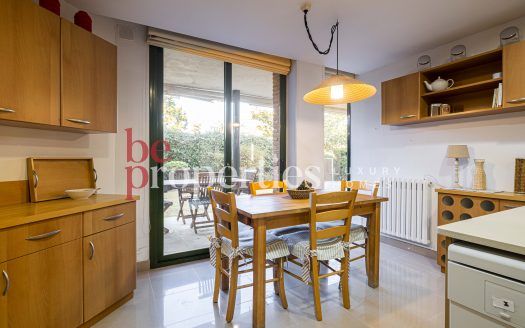 En exclusiva regia planta baja en Eixample, Sant Cugat