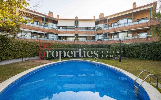 En exclusiva regia planta baja en Eixample, Sant Cugat