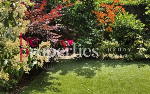 Elegante pareada en el Golf