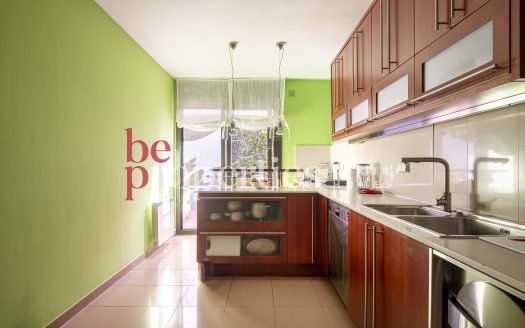 Elegante pareada en el Golf