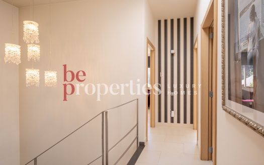 Chalet minimalista cerca estación Valldoreix