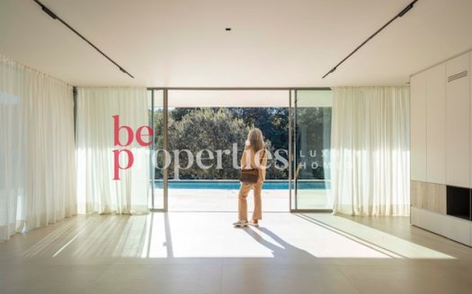 Espectacular casa vanguardista en el Golf