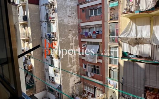 Piso alegre en el corazón del Poble Sec