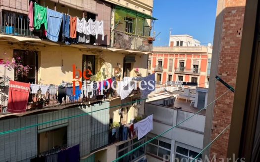 Piso alegre en el corazón del Poble Sec