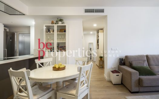 En exclusiva impecable Planta Baja en Coll Favà con inquilino