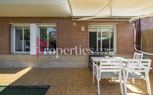 En exclusiva impecable Planta Baja en Coll Favà con inquilino