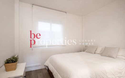 En exclusiva impecable Planta Baja en Coll Favà con inquilino