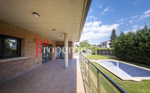 Fantástica unifamiliar com gran jardín en Mirasol