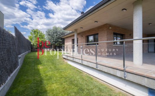 Fantástica unifamiliar com gran jardín en Mirasol