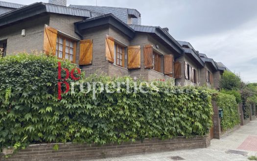 Pareada muy céntrica en Sant Cugat