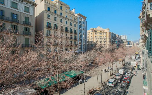 Piso regio a reformar en Rambla de Cataluña
