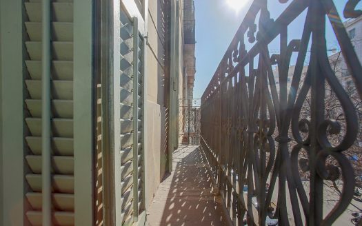 Piso regio a reformar en Rambla de Cataluña