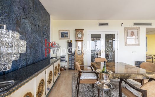 Piso con terraza en Bonanova