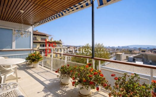 Piso con terraza en Bonanova