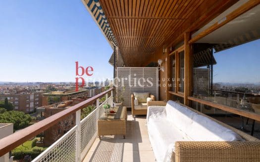 Piso con terraza en Bonanova