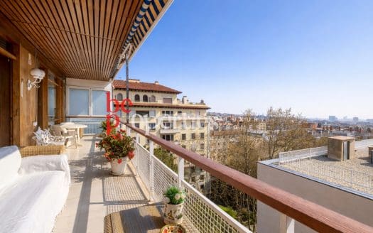 Piso con terraza en Bonanova