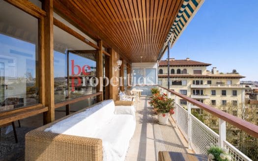 Piso con terraza en Bonanova