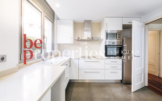 Planta baja cerca estación Sant Cugat