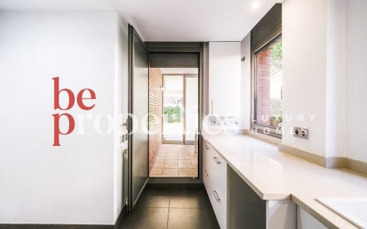 Planta baja cerca estación Sant Cugat